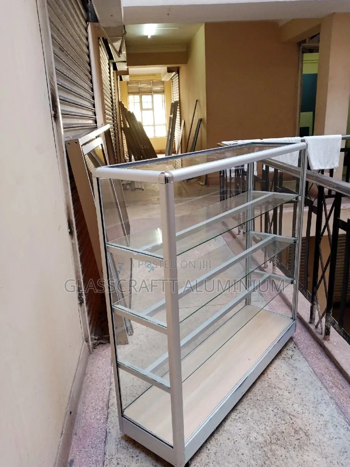 Aluminum Showcase