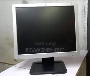Clean 19 Inches HP Monitors Square