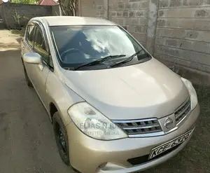 Nissan Tiida 2008 Gold