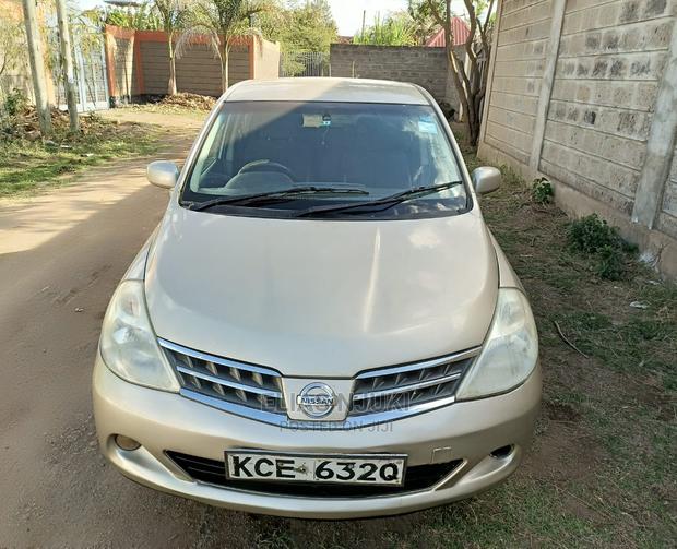 Nissan Tiida 2008 Gold - main view
