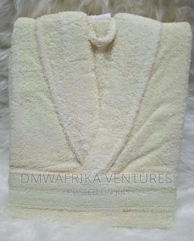 Bathroom Robs - thumbnail 2