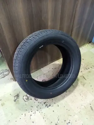 235/55r17 Aplus Tyre
