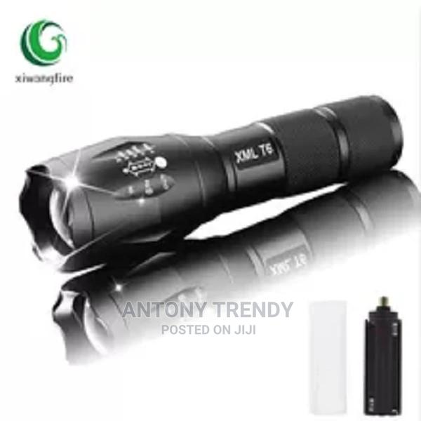 XM-L2 U3 T6 Tactical Led Flashlight .