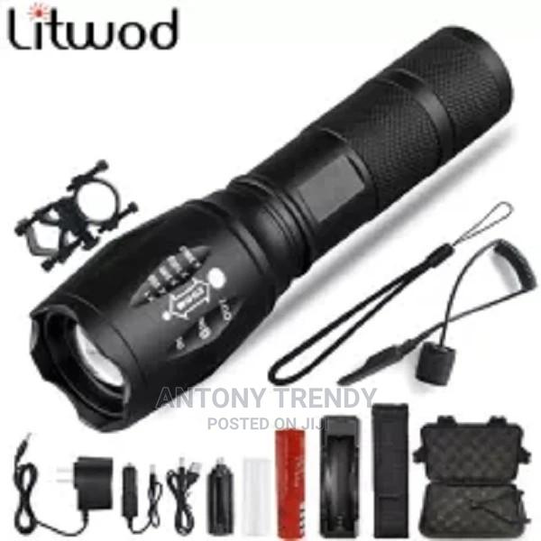 XML T6 Led Flashlight Zoom Flash Light Linterna Torch . - main view