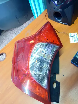 Note 2010 Taillight