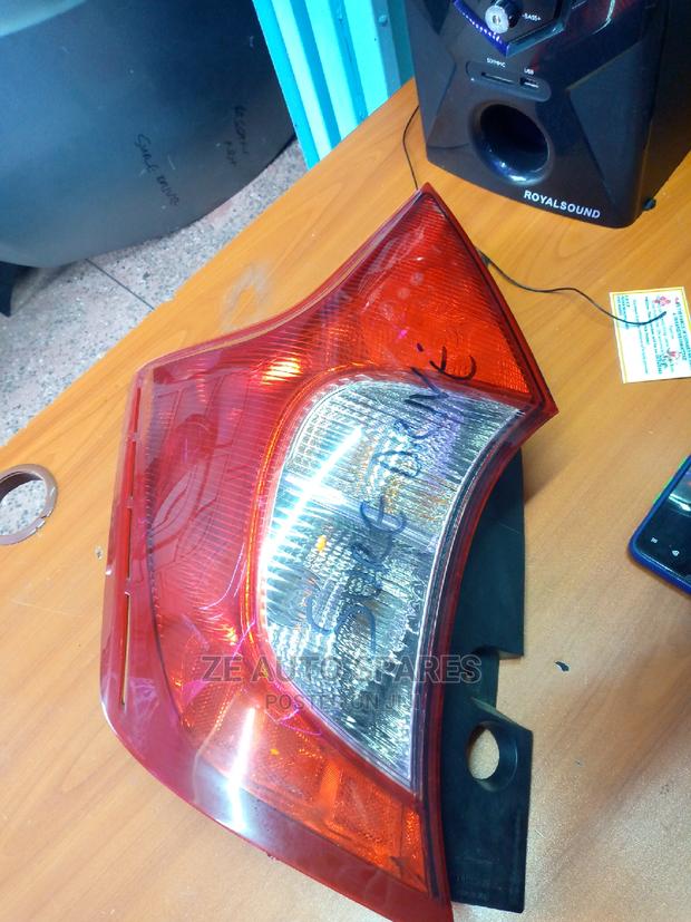 Note 2010 Taillight