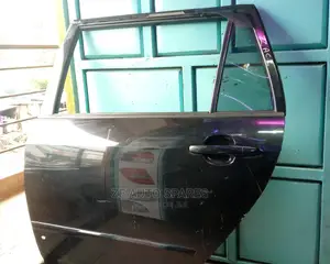 Fielder 2005 Rear Door