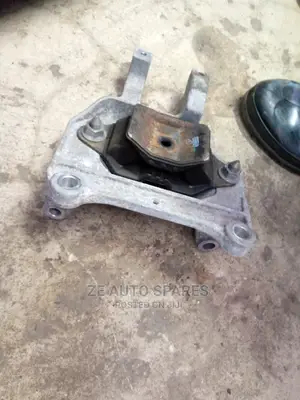 Nissan Note 2012 Gear Mounting