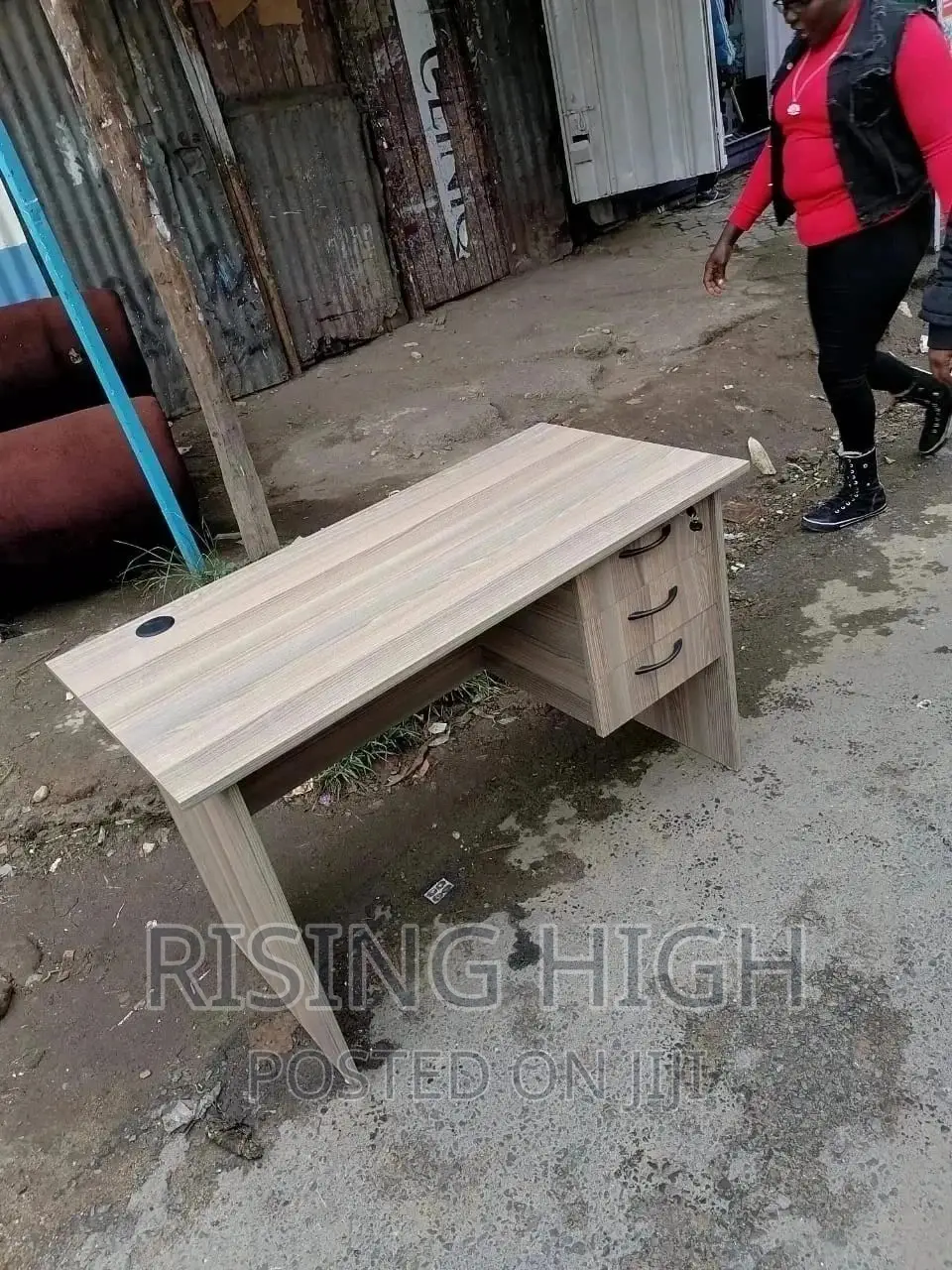 Prestigous Quality Office Desk