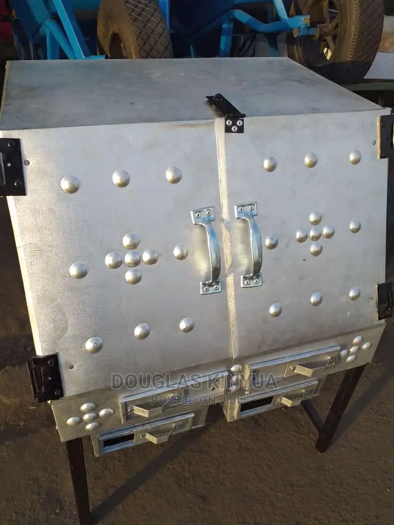 Baking Oven ( Charcoal Ovem
