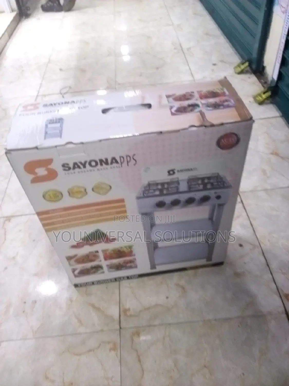 Free Standing Sayona 4 Burner Sayona Cooker With Shelves