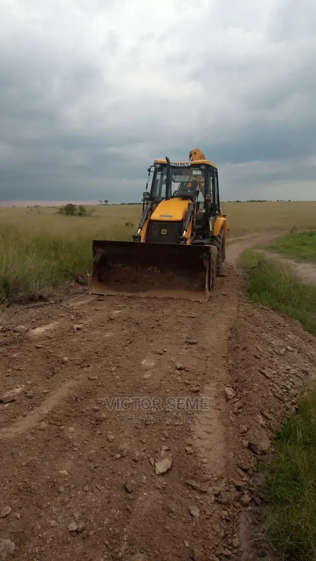 JCB 3DX Backhoe Loader for Hire at 4500 Per Hour in Malindi Rental