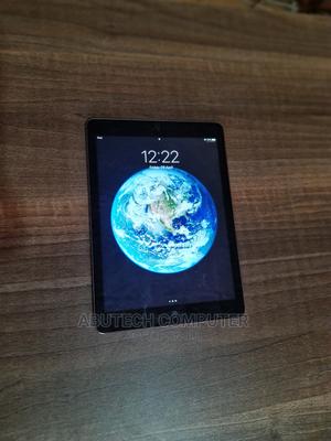 Apple iPad Air 16 GB - main view