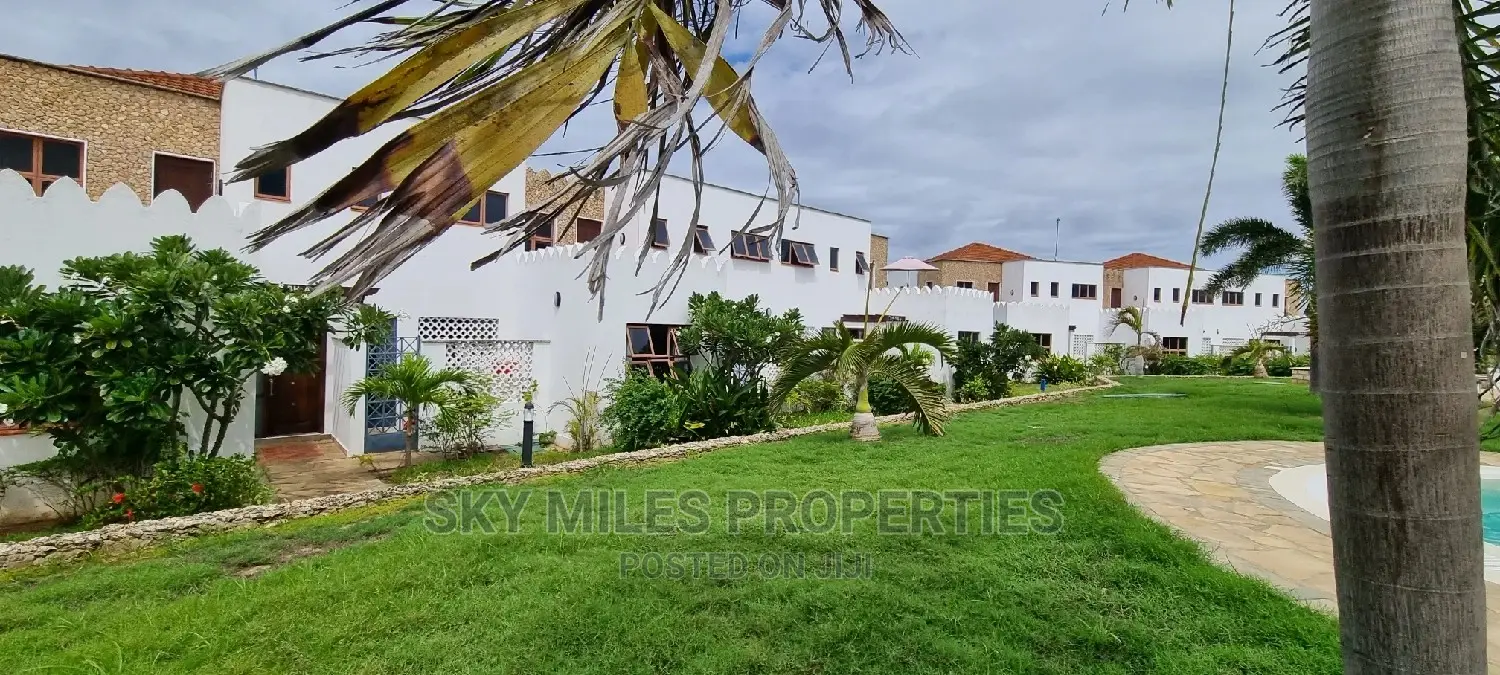 3bdrm Townhouse/Terrace in Sultan, Kikambala for Rent
