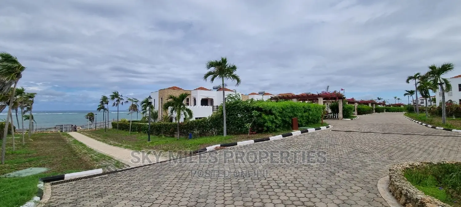 3bdrm Townhouse/Terrace in Sultan, Kikambala for Rent