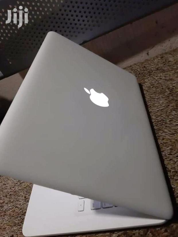 Refurbished Laptop Apple MacBook 4GB Intel Core 2 Duo HDD 320GB