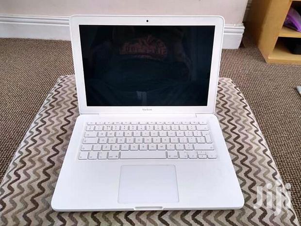 Laptop Apple MacBook 14" 320GB HDD 4GB RAM