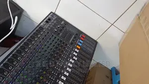 Max Smx 24 Channels Plain Mixer
