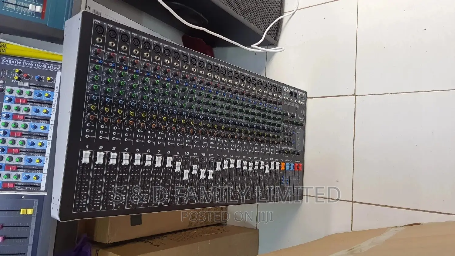 Max Smx 24 Channels Plain Mixer
