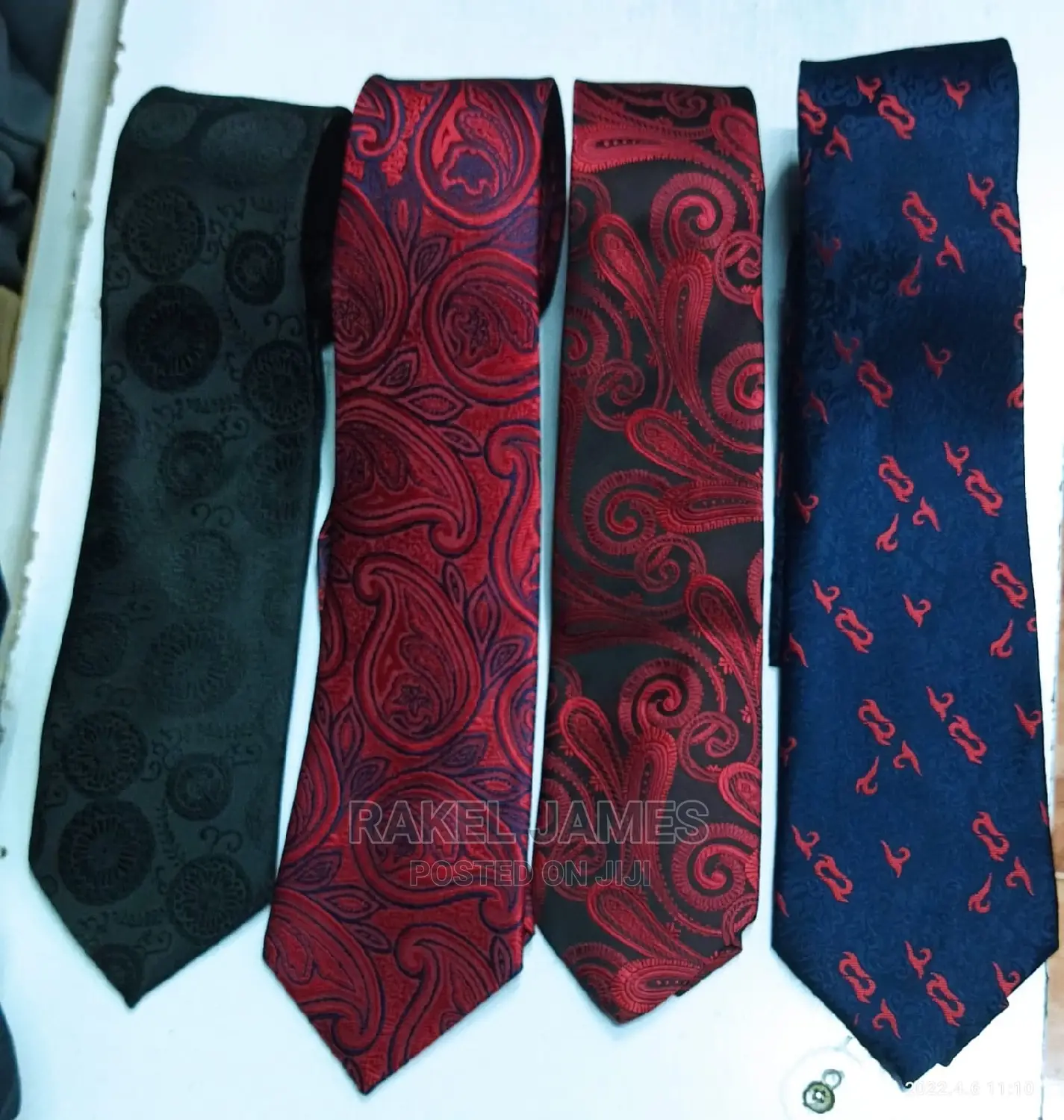 Florer Ties With Pocket Square
