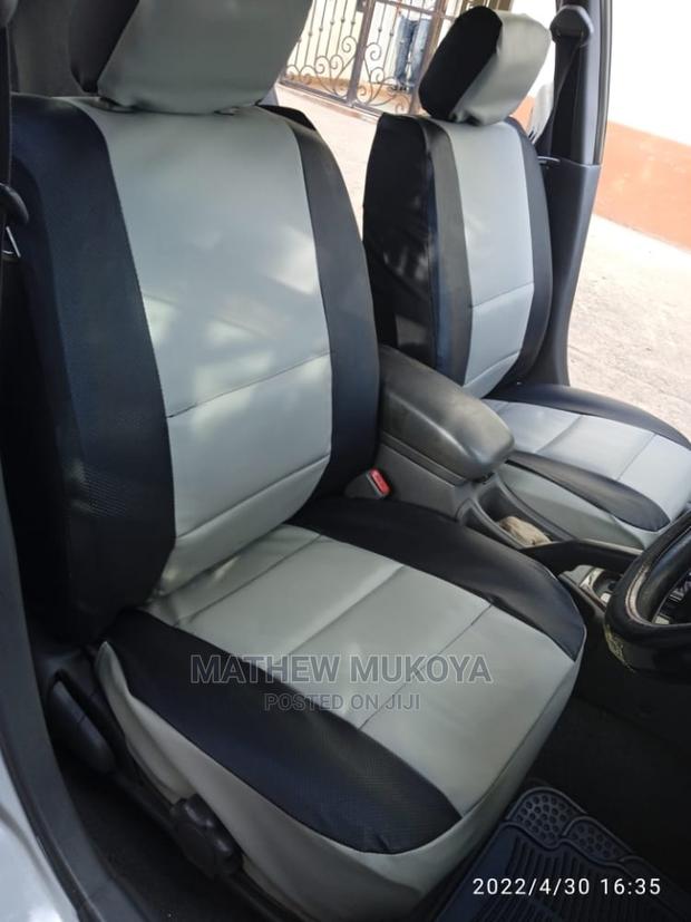 Toyota Hilux Seat Covers - thumbnail 2