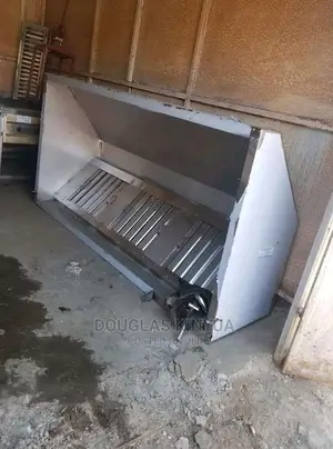 Stainless Steel Kitchen Chimney.