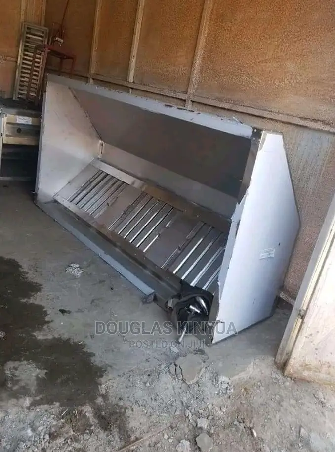 Stainless Steel Kitchen Chimney.