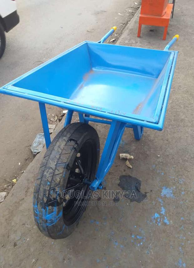Wheelbarrow .