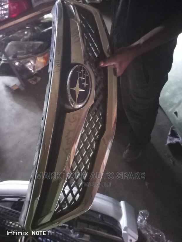Grill Subaru BR9