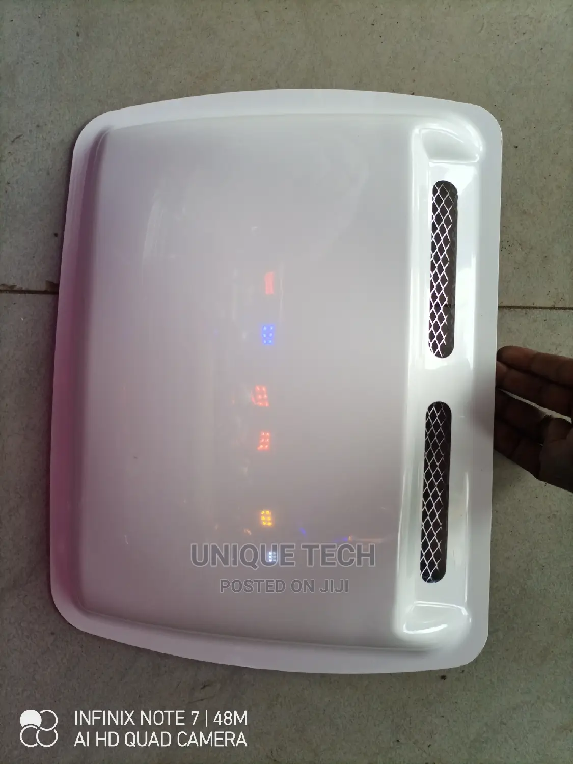 Universal Bonnet Scoop - White