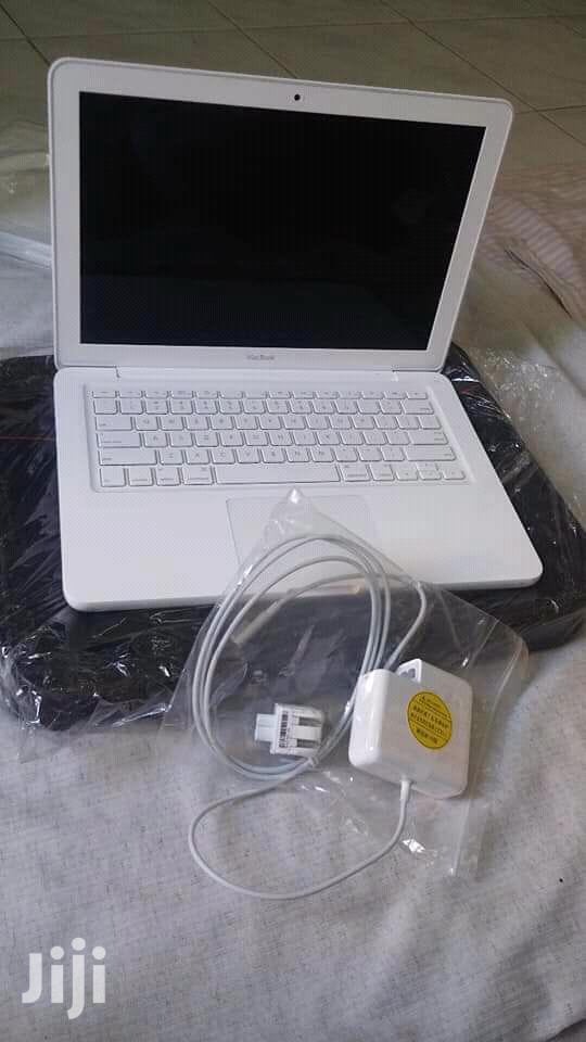 Laptop Apple MacBook 4GB Intel Core 2 Duo HDD 320GB - thumbnail 2
