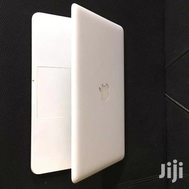 Laptop Apple MacBook 4GB Intel Core 2 Duo HDD 320GB - main view