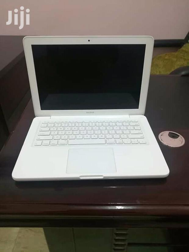 Laptop Apple MacBook 4GB Intel Core 2 Duo HDD 320GB - main view