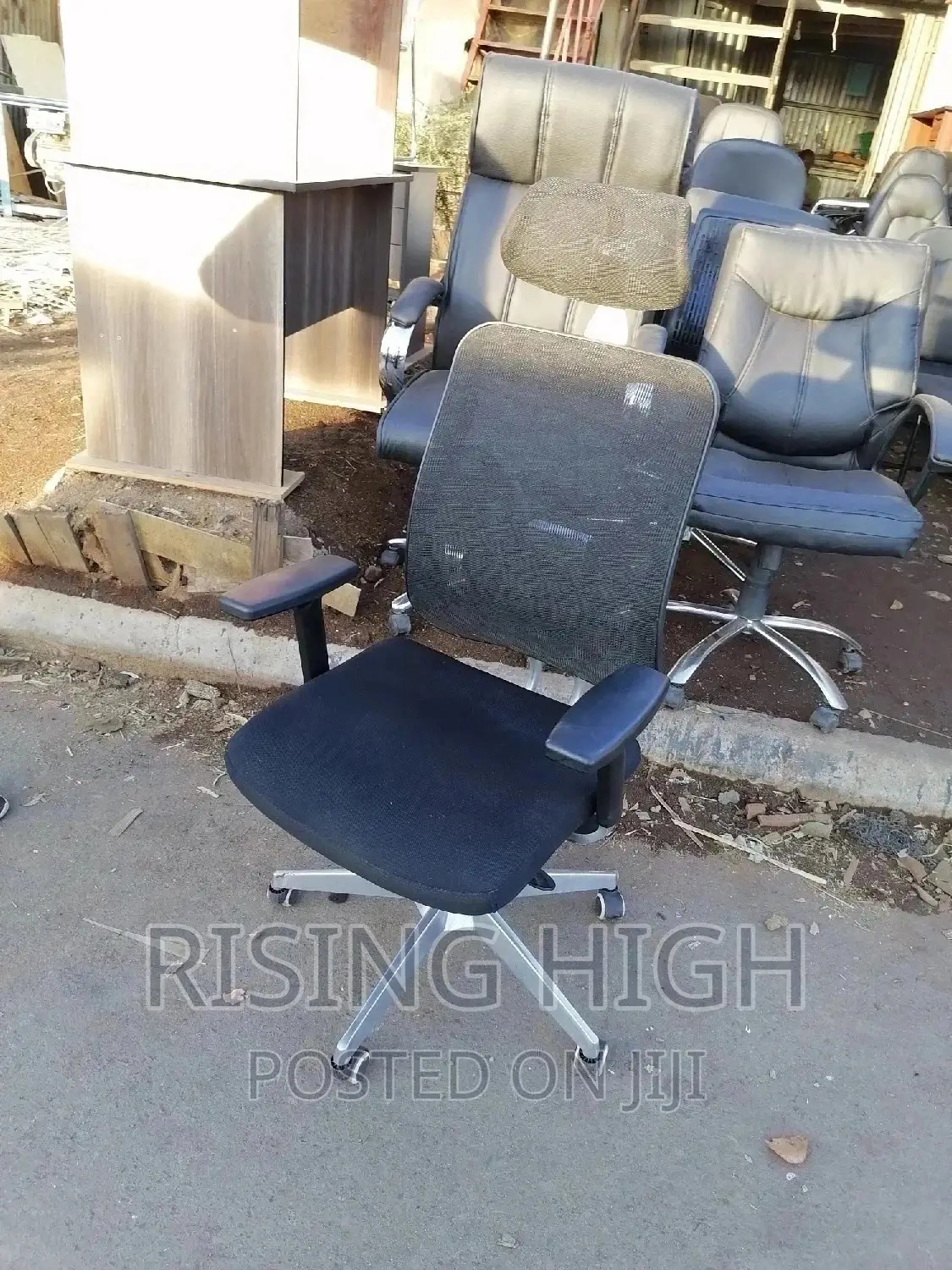Ergonomic Office Chair With Very Good Back Support
