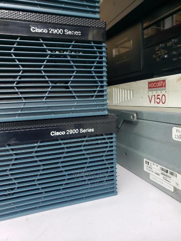 Cisco 2900 Series Router - thumbnail 2