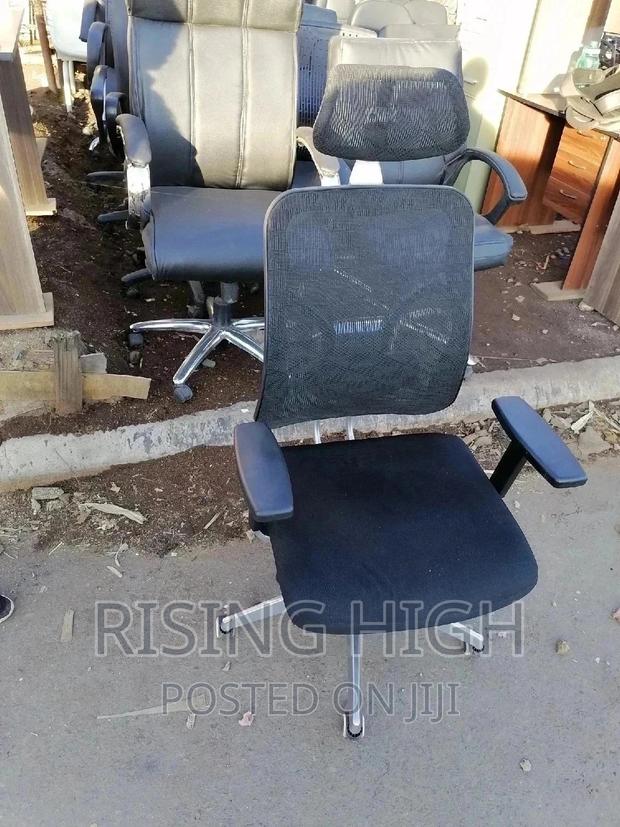 Finest Top Quality Office Chairs With Good Back Support - main view