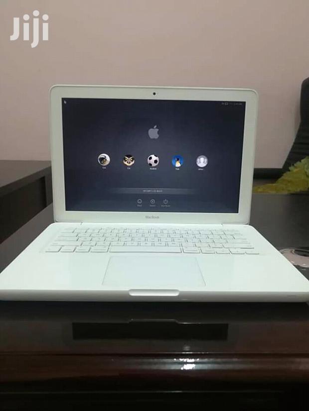 Laptop Apple MacBook 4GB Intel Core 2 Duo HDD 320GB - main view