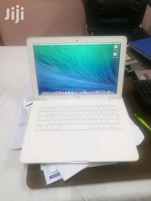 Laptop Apple MacBook 4GB Intel Core 2 Duo HDD 320GB - main view