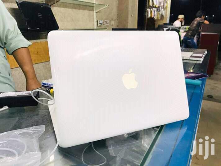 Laptop Apple MacBook 4GB Intel Core 2 Duo HDD 320GB