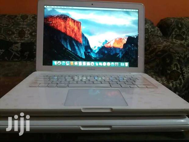 Laptop Apple MacBook 4GB Intel Core 2 Duo HDD 320GB - main view