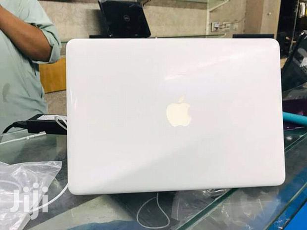 Laptop Apple MacBook 4GB Intel Core 2 Duo HDD 320GB - thumbnail 3