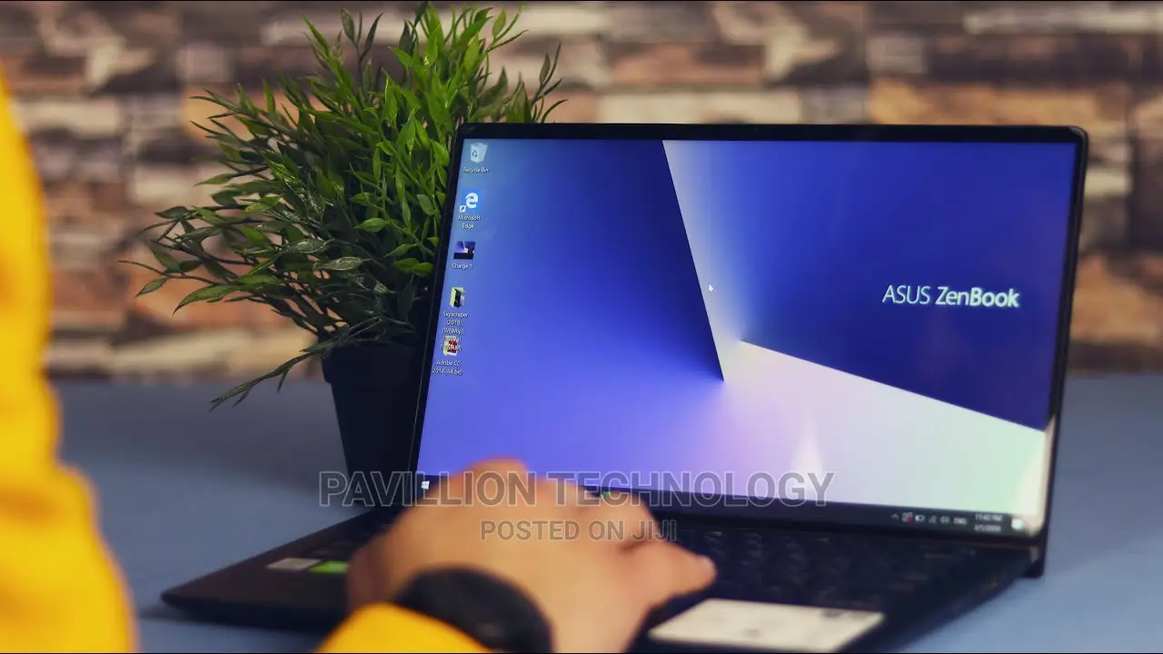 New Laptop Asus ZenBook UX430UA 8GB Intel Core I7 SSD 500GB
