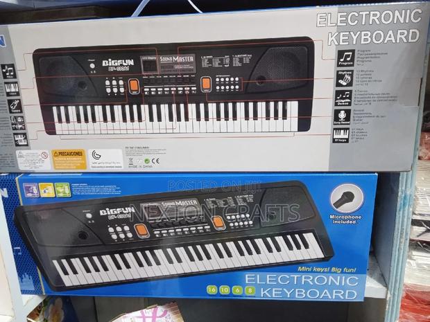 Electronic Keyboard Piano - thumbnail 4