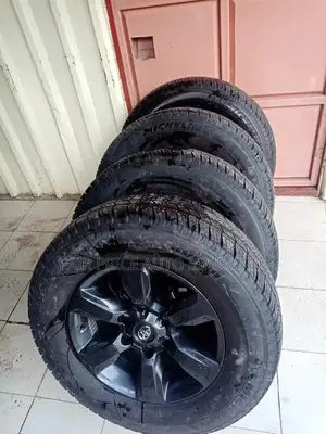 Tires Size 265/65 R17 Prado Complete Wheel