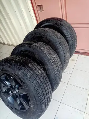 Tires Size 265/65 R17 Prado Complete Wheel