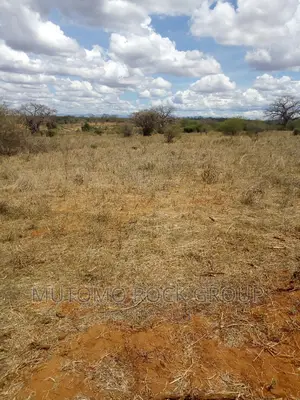 3acres Touching Athi River.