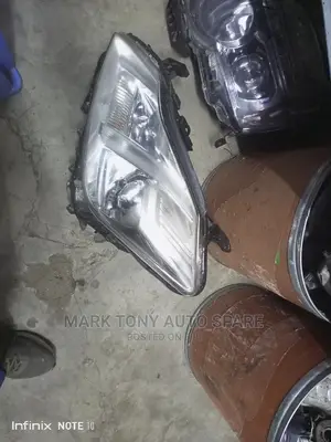 Crown 2012 Headlight Zenon