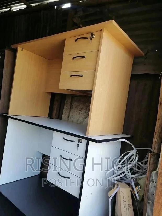 Supreme Quality Office Desk - main view