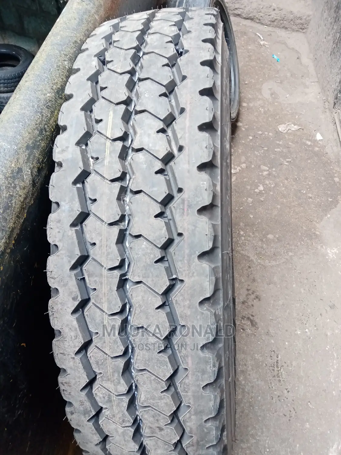 11R22.5 Firestone Tyre
