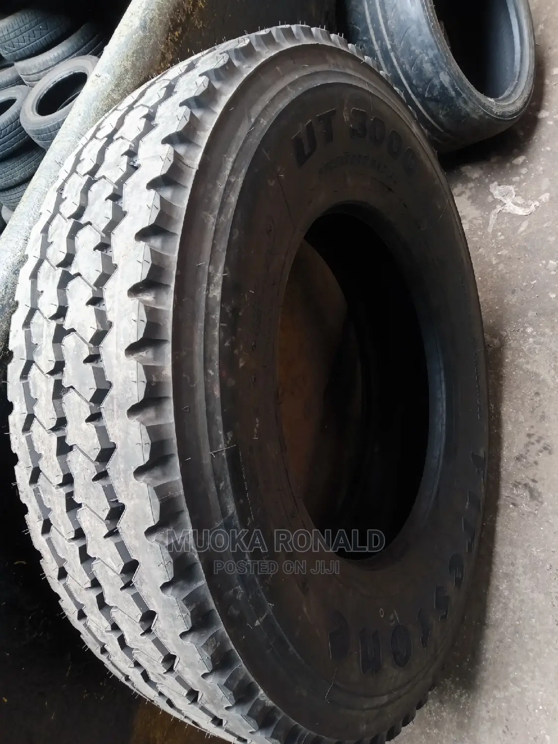 11R22.5 Firestone Tyre